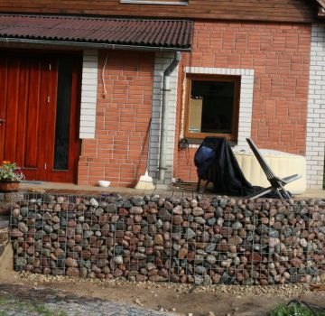 large_1985190106168c7